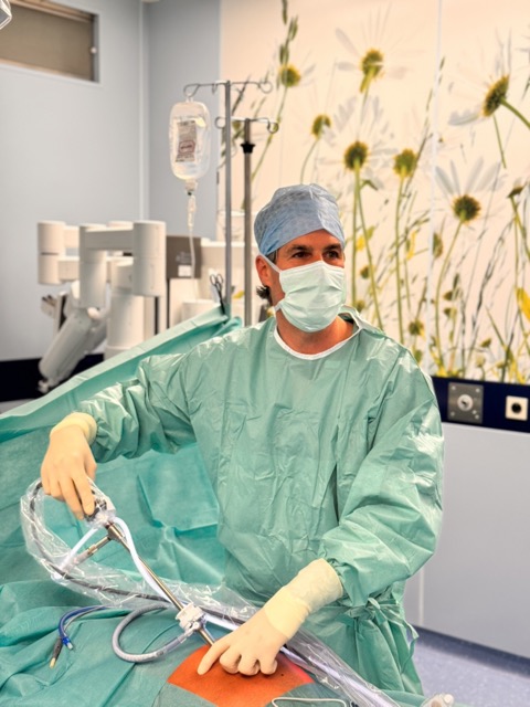 Chirurg und Privatarzt in Wien, Spezialist für minimal invasive Dickdarm und Mastdarm Chirurgie Priv. Doz. Dr. Emanuel Sporn